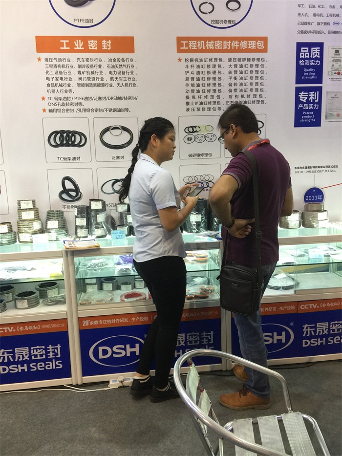 當然，也有不少的國外客戶啦！